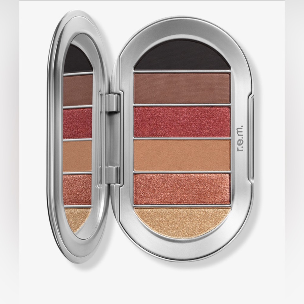 R.E.M. Beauty Midnight Shadows Eye Shadow Palette     Color: principessa NWT 8g